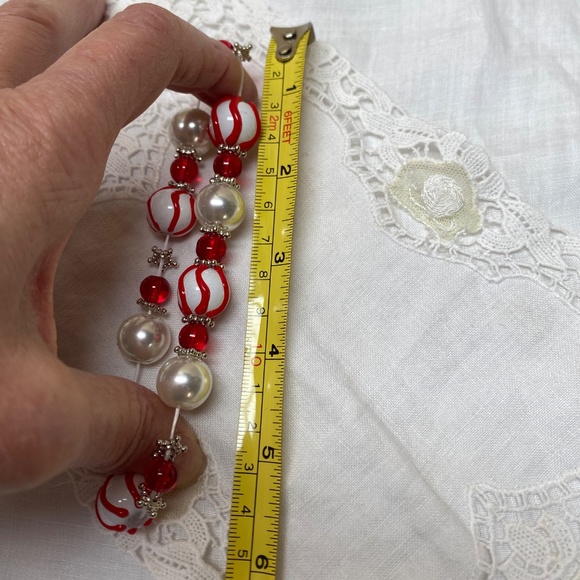 Christmas Stretch Bracelet Painted Red And white Glass Beads - Picture 7 of 12